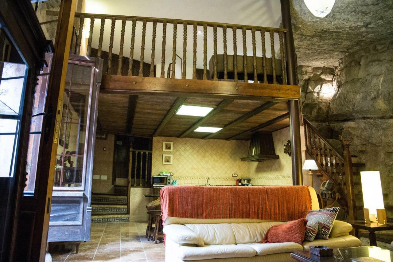 Апартаменты Casa De La Roca Альбаррасин Экстерьер фото